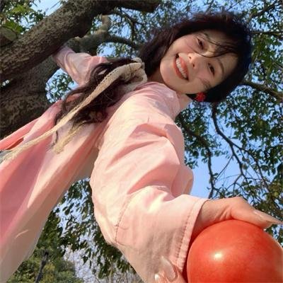 露西妮 封面